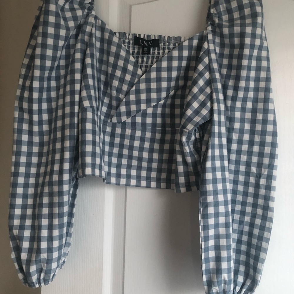 Checker print blue and white crop top with puff sleeves